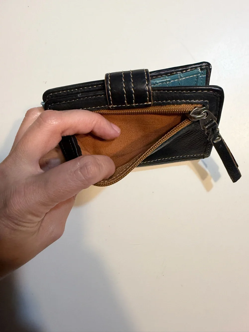 vintage Fossil black leather snap-closure wallet